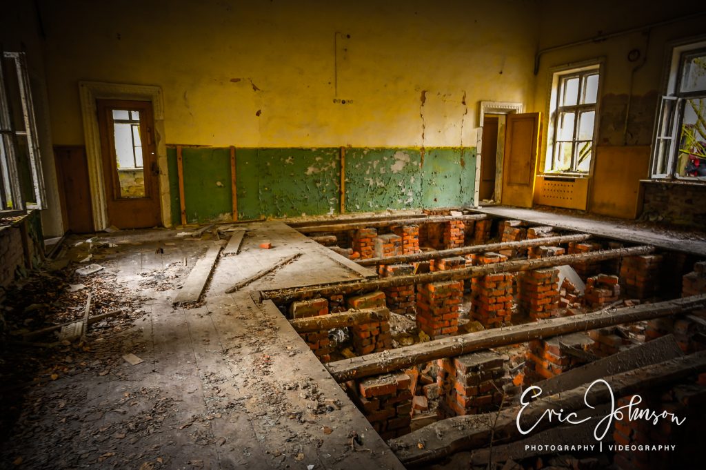 Haunting images of the towns left behind by Chernobyl 8 Chernobyl 9